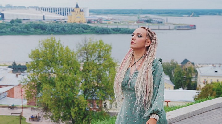 Женя Белоусова - Мы больше не рядом